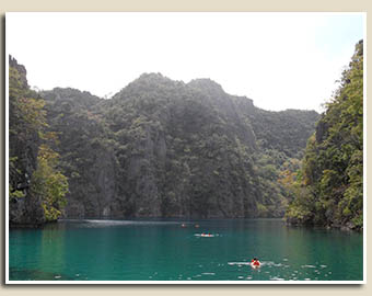 le lac et les baigneurs
